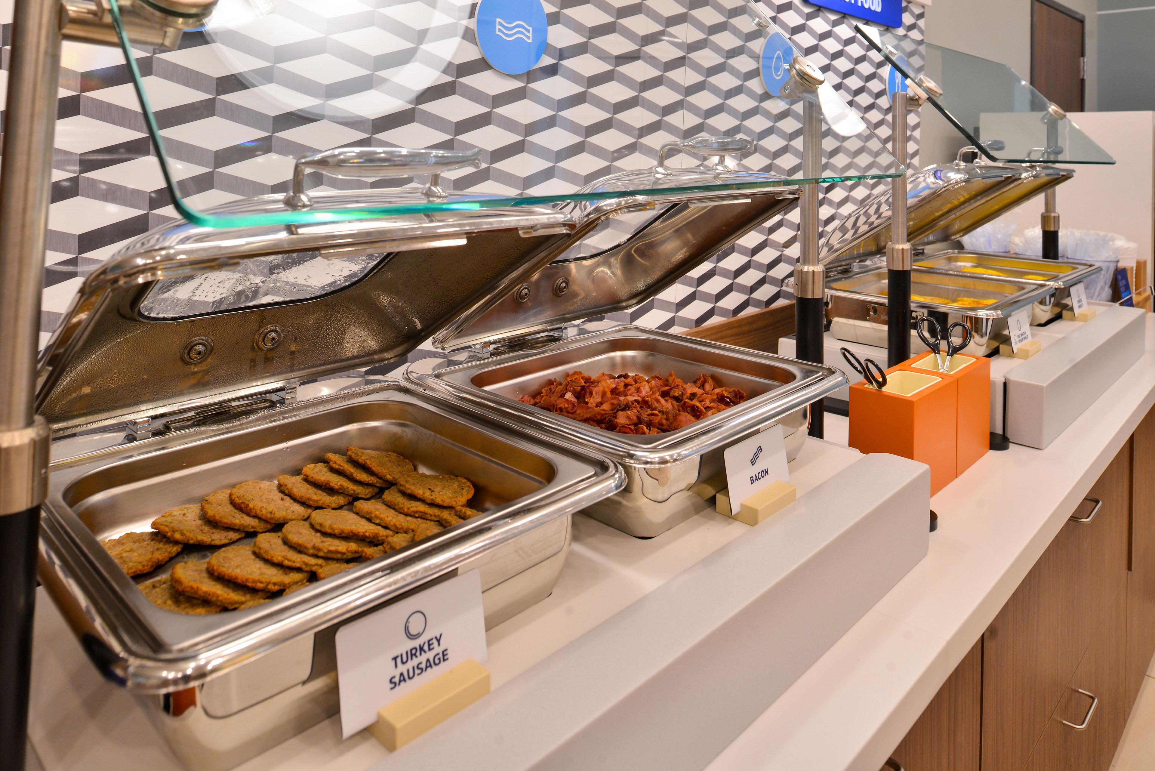 Holiday Inn Express Hotel & Suites Mcpherson By Ihg Dış mekan fotoğraf