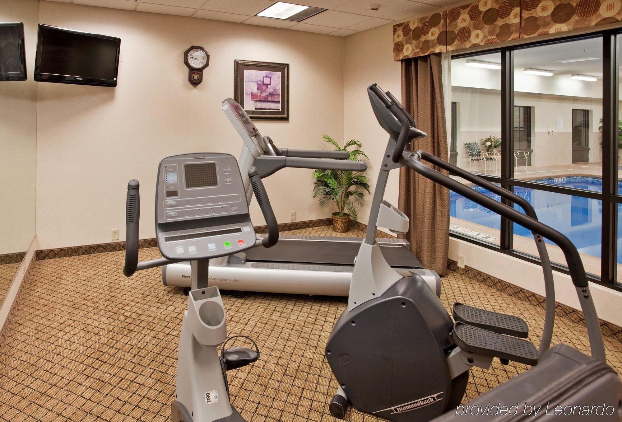 Holiday Inn Express Hotel & Suites Mcpherson By Ihg Konforlar fotoğraf